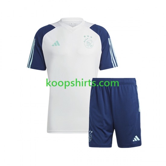 AFC Ajax Blauw Wit Voetbal training shirt en shorts 2023-2024 AFC Ajax Blauw Wit Voetbal training shirt en shorts 2023-2024