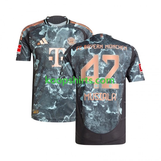 FC Bayern München Uit Tenue Heren Voetbalshirts Jamal Musiala 42 2024-2025 Korte Mouwen FC Bayern München Uit Tenue Heren Voetbalshirts Jamal Musiala 42 2024-2025 Korte Mouwen