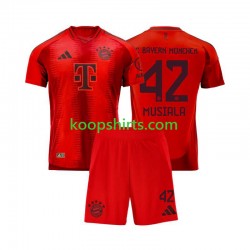 FC Bayern München Thuis Rood Tenue Kinder Voetbalshirts Jamal Musiala 42 2024-2025 Korte Mouwen