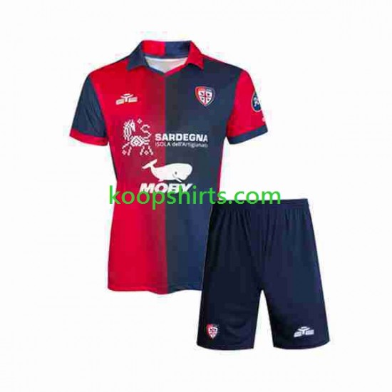 Cagliari Thuis Tenue Kinder Voetbalshirts 2023-2024 Korte Mouwen Cagliari Thuis Tenue Kinder Voetbalshirts 2023-2024 Korte Mouwen